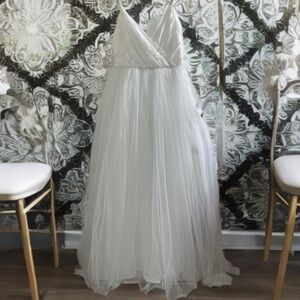 NWT Lulus White Tulle Maxi Dress – Elegant Spaghetti Strap Gown Size Medium